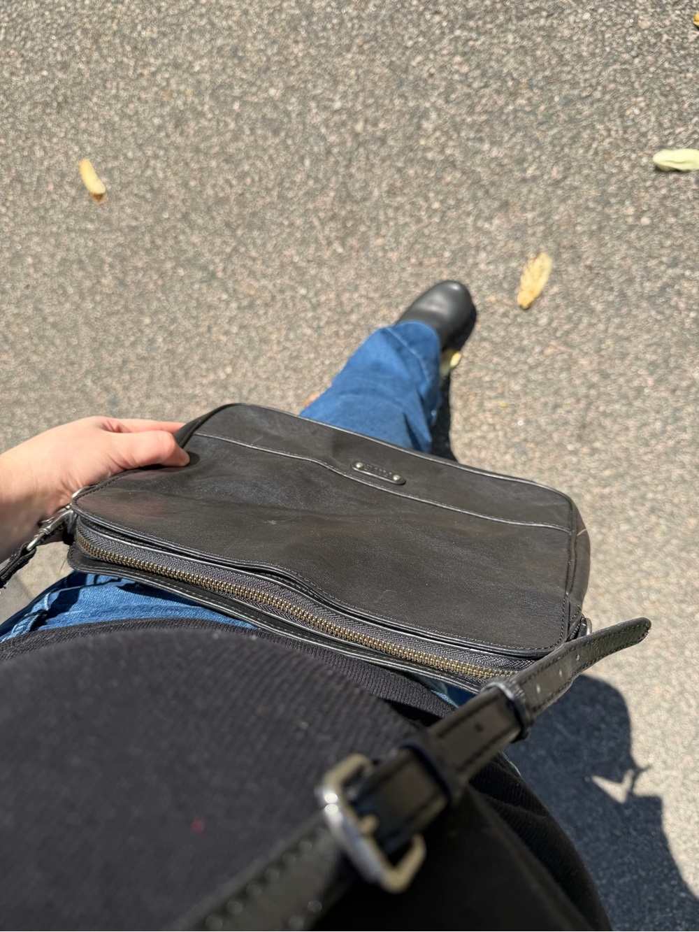 Frye Black Leather Adjustable Strap Messenger Bag Crossbody Western Boho Vintage - Picture 7 of 13